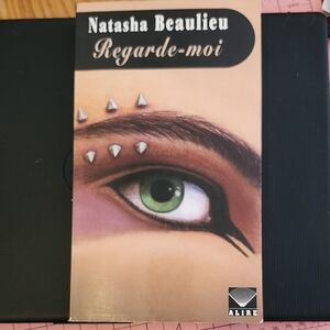 📚 4/$20 📚 Roman - Regarde-moi de Natasha Bealieu